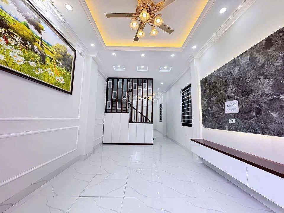 Cô phi cần bán gấp nhà nguyễn đình chiểup5q3, gần chợ vườn chuối. 4tỷ100 80m2 đang cho thuê 26tr