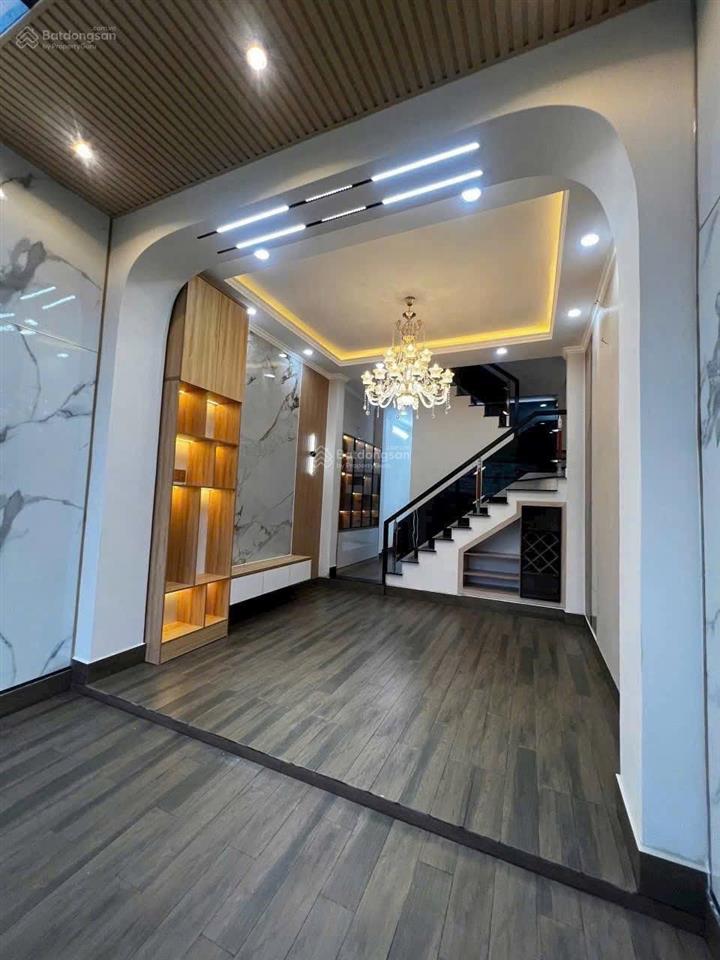 Cô lý về quê cần bán nhà ngô thời nhiệm  q3, gần bệnh viện da liễu. dt 65m2 đang cho thuê 25tr