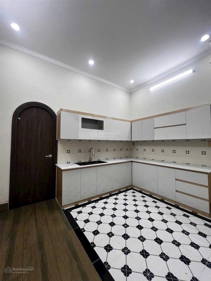 Cô lý về quê cần bán nhà ngô thời nhiệm  q3, gần bệnh viện da liễu. dt 65m2 đang cho thuê 25tr