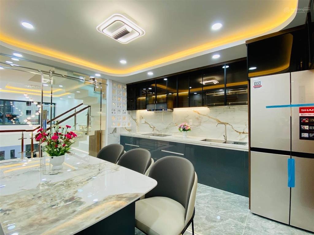 Tôi cần bán nhà huỳnh tịnh củavõ thị sáuq3 gần tiểu học nguyễn thái sơn. 4tỷ/75m2 cho thuê 23tr