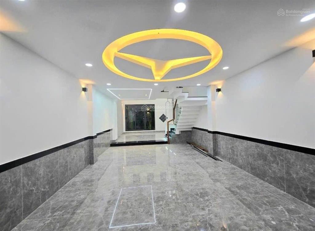 Cô mỹ đi định cư bán gấp nhà lê ngô cátq3, gần bệnh viện da liễu. 4tỷ dt 75m2 đang cho thuê 25 tr