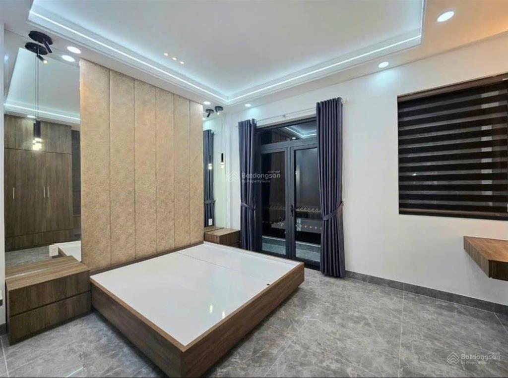 Cô mỹ đi định cư bán gấp nhà lê ngô cátq3, gần bệnh viện da liễu. 4tỷ dt 75m2 đang cho thuê 25 tr