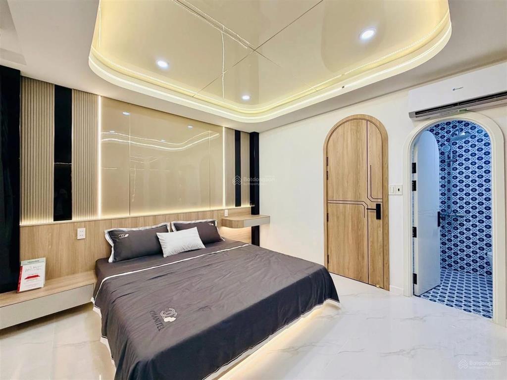 Chủ xoay vốn mở xưởng may bán gấp nhà đặng dungq1 gần chợ tân định. 5tỷ790/88m2 đang cho thuê 30tr