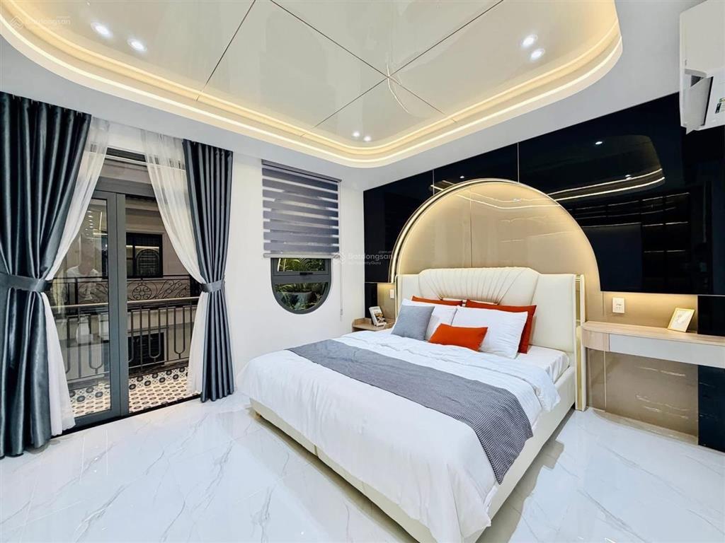 Chủ xoay vốn mở xưởng may bán gấp nhà đặng dungq1 gần chợ tân định. 5tỷ790/88m2 đang cho thuê 30tr