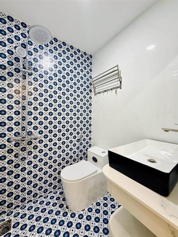 Chủ xoay vốn mở xưởng may bán gấp nhà đặng dungq1 gần chợ tân định. 5tỷ790/88m2 đang cho thuê 30tr