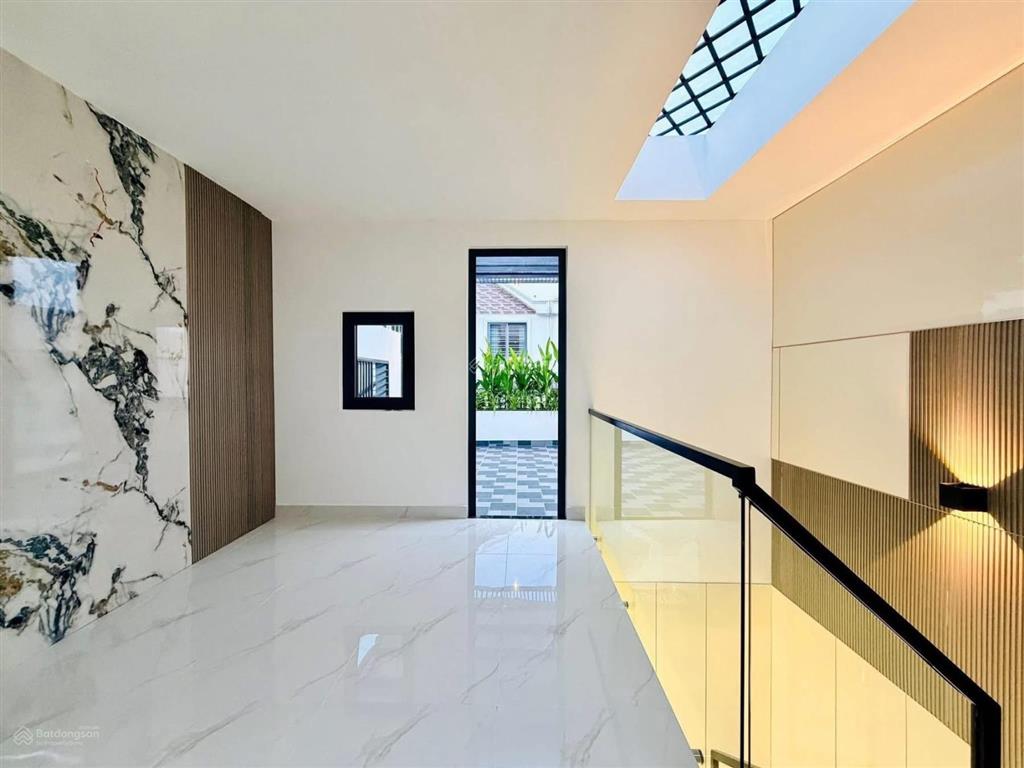 Chủ xoay vốn mở xưởng may bán gấp nhà đặng dungq1 gần chợ tân định. 5tỷ790/88m2 đang cho thuê 30tr