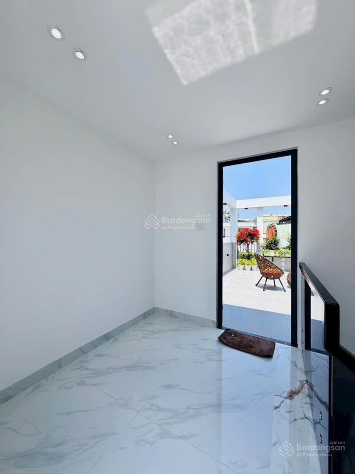 Giá tốt 1tỷ850 dt 77m2 hẻm oto 8m đỗ xuân hợpq9, gần trường kinh tế đối ngoại. đang cho thuê 17tr
