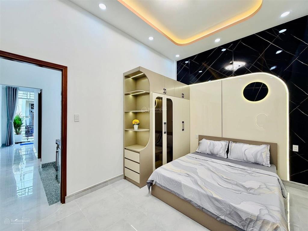 Giảm giá chỉ còn 1tỷ5 dt 65m2, đường số 270phước long aq9, gần đh văn hóa. đang cho thuê 14tr/th