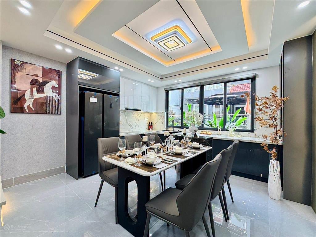Định cư bán nhà đường số 22phước long bq9 gần trường công thương. 2tỷ390/94m2 đang cho thuê 20tr
