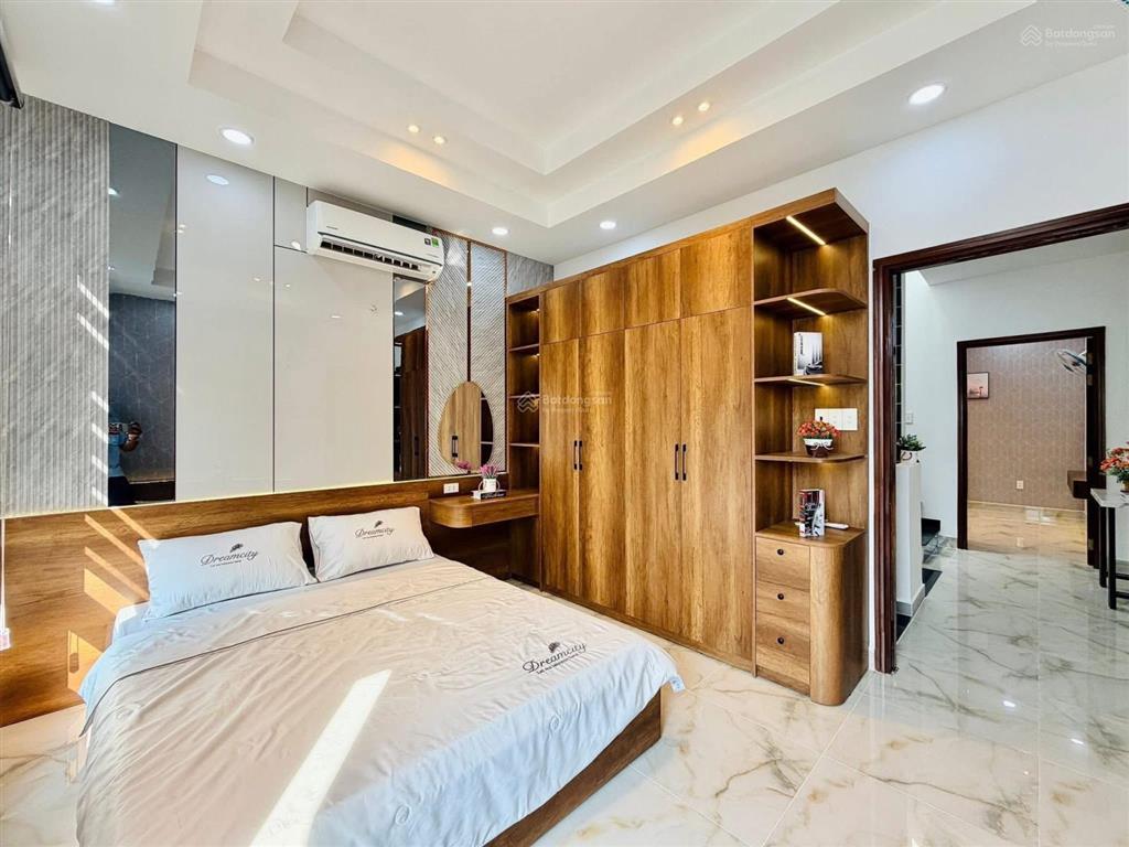 Cần tiền bán gấp nhà trần quý khoáchtân địnhq1, gần chợ tân định. 4tỷ880/78m2 đang cho thuê 26tr