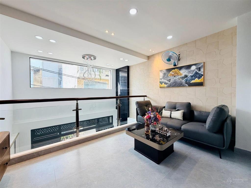 Cần tiền bán gấp nhà trần quý khoáchtân địnhq1, gần chợ tân định. 4tỷ880/78m2 đang cho thuê 26tr