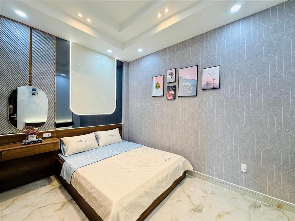 Cần tiền bán gấp nhà trần quý khoáchtân địnhq1, gần chợ tân định. 4tỷ880/78m2 đang cho thuê 26tr