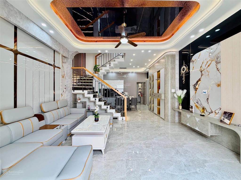 Chỉ 3tỷ850 sở hữu ngay nhà 74m2 đường trần quốc thảop9q3, gần bv tai mũi họng. đang cho thuê 24tr