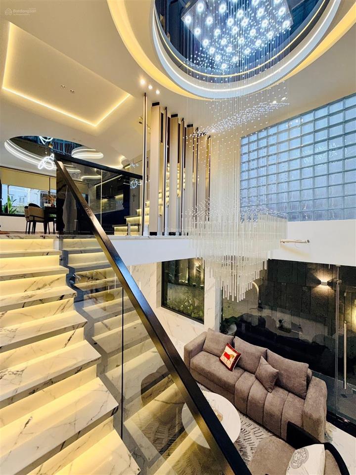 Giảm giá bán gấp nhà lý văn phứctân địnhq1 gần công viên lê văn tám. 4tỷ5/76m2 đang cho thuê 28tr