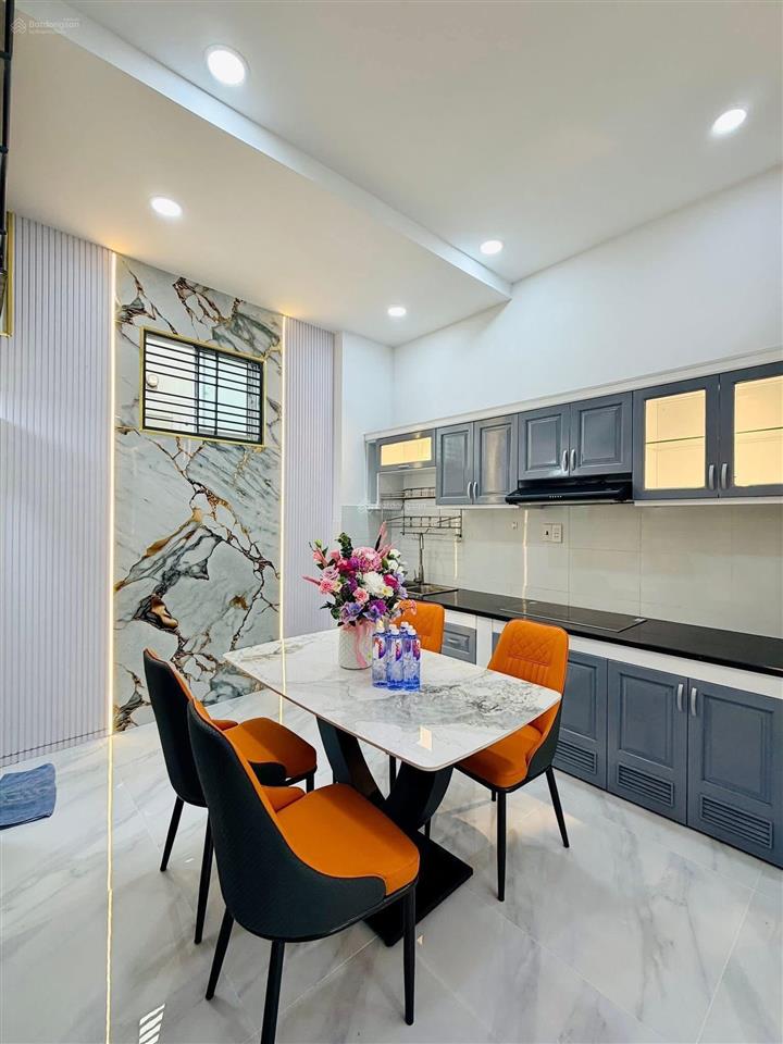 Bán nhà nguyễn hữu cảnhp22bình thạnh, gần ga metro văn thánh. 3tỷ990 dt 76m2 dòng tiền 26tr/tháng