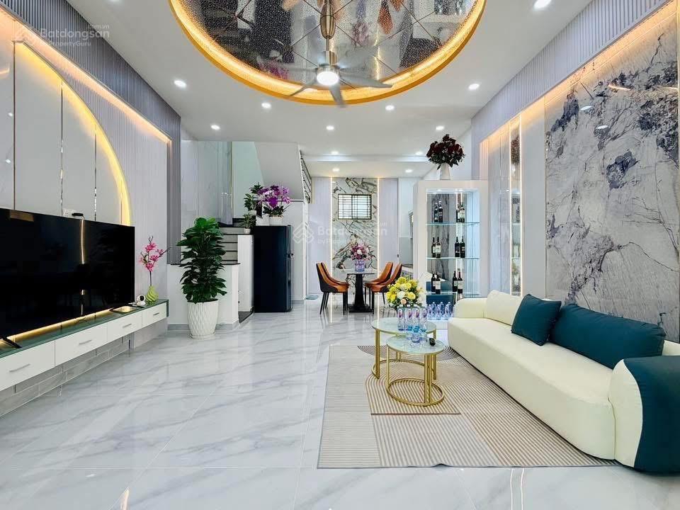 Bán nhà nguyễn hữu cảnhp22bình thạnh, gần ga metro văn thánh. 3tỷ990 dt 76m2 dòng tiền 26tr/tháng