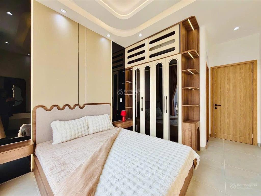 Chủ cần bán gấp nhà 79m2 giá 2tỷ3 đang cho thuê 21tr sau lưng gigamall, đường số 28hiệp bình chánh