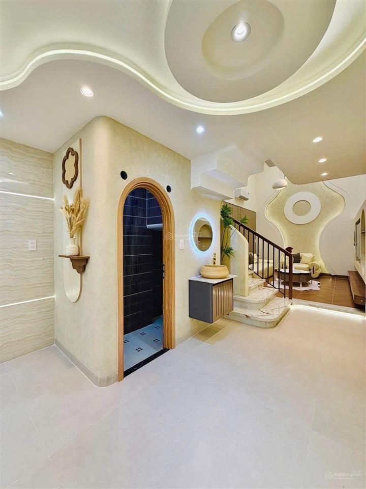 Chủ cần bán gấp nhà 79m2 giá 2tỷ3 đang cho thuê 21tr sau lưng gigamall, đường số 28hiệp bình chánh