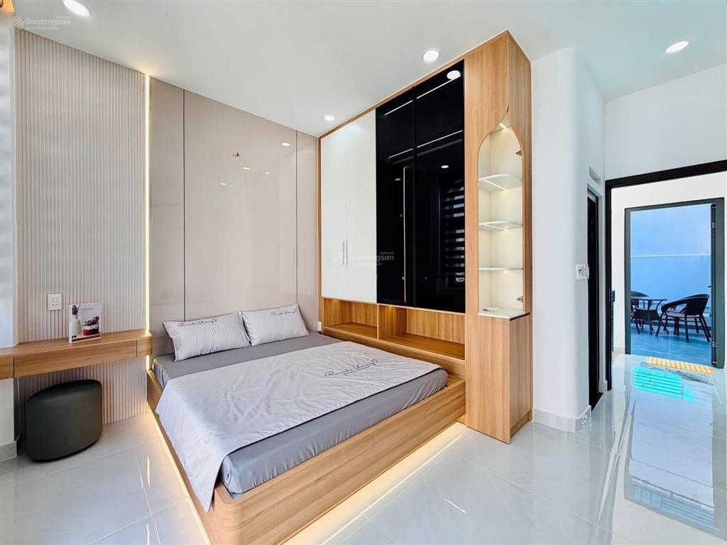 Chính chủ cần tiền bán nhà nguyễn thiện thuậtp2q3, gần chợ bàn cờ. 3tỷ90077m2 đang cho thuê 28tr