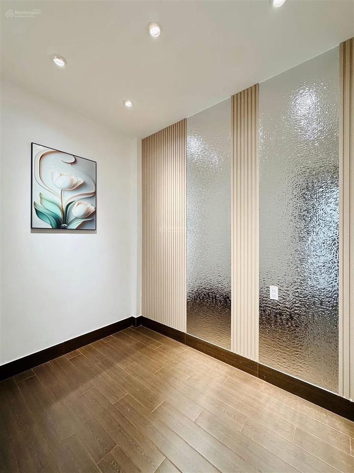 Cô mỹ đi định cư bán gấp nhà nguyễn huy tựđakaoq1, gần chợ đa kao. 3tỷ9  61m2 đang cho thuê 22tr