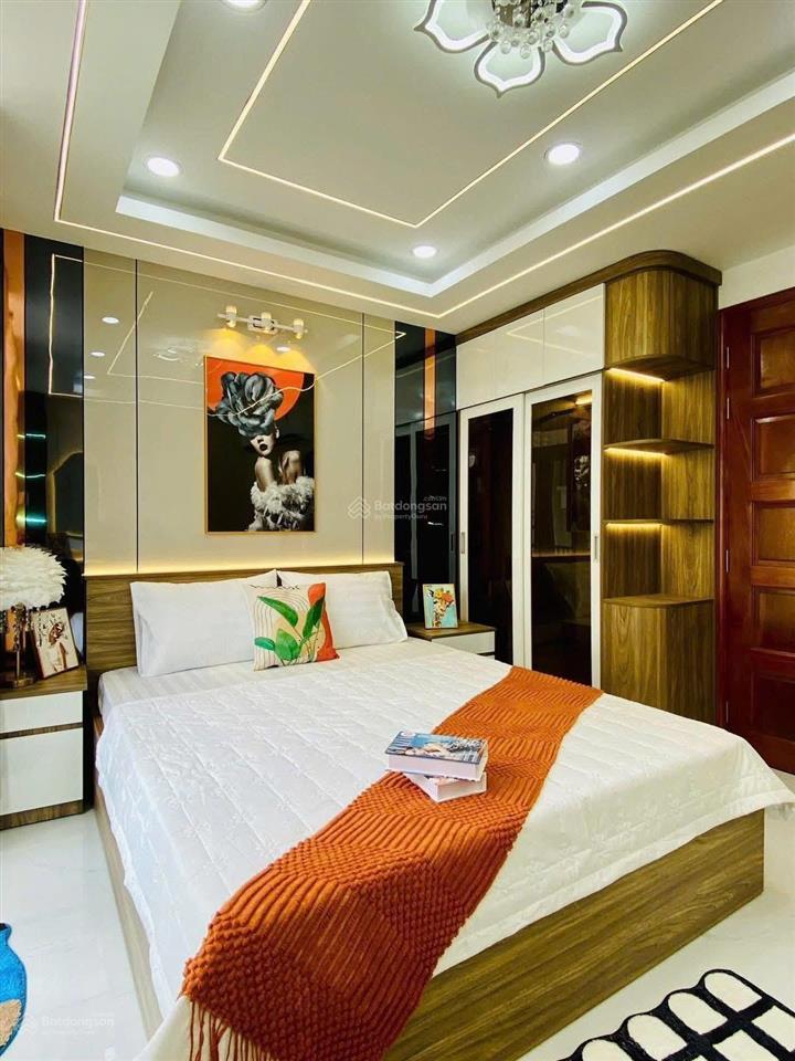 Chủ nhà bán gấp căn nhà 3 tầng dt 77m2 giá 2tỷ4 đường số 36thủ đức. đang cho thuê 21 triệu