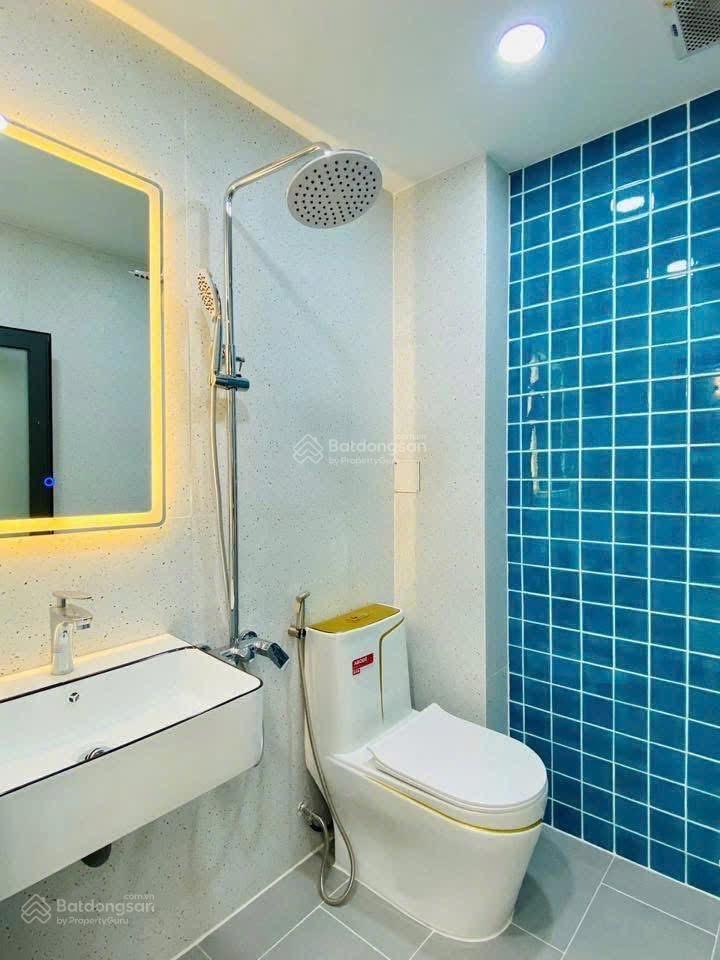 Chủ nhà bán gấp căn nhà 3 tầng dt 77m2 giá 2tỷ4 đường số 36thủ đức. đang cho thuê 21 triệu