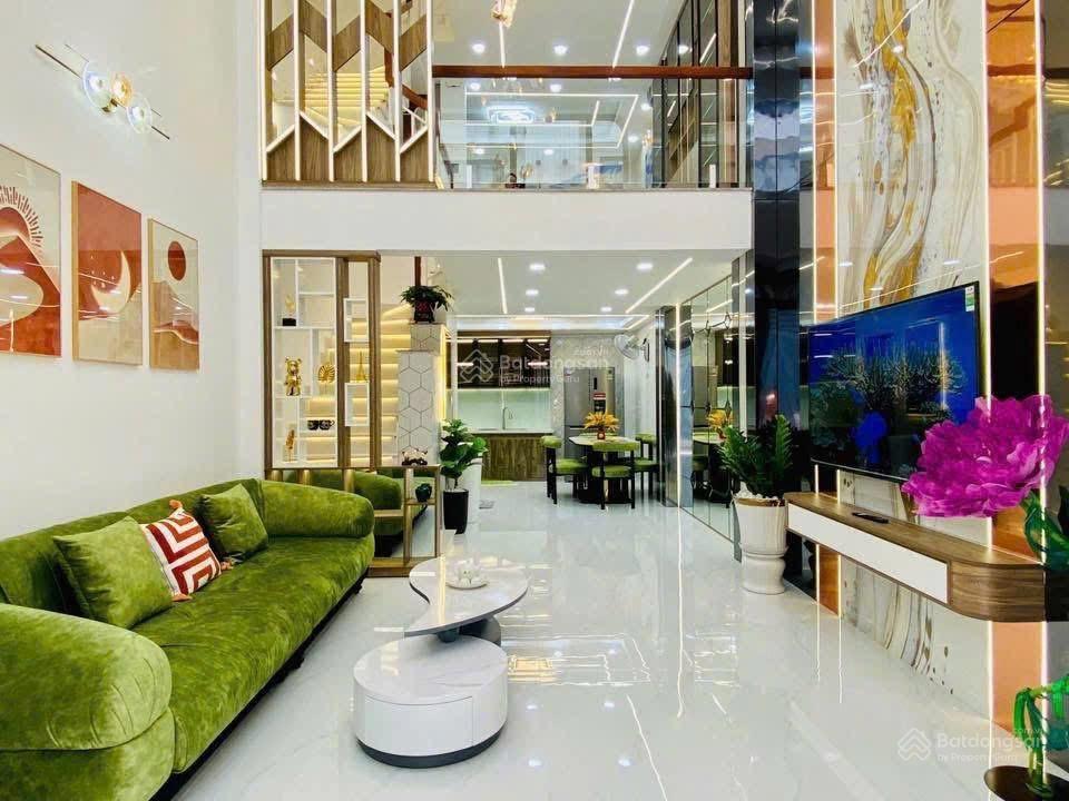 Chủ nhà bán gấp căn nhà 3 tầng dt 77m2 giá 2tỷ4 đường số 36thủ đức. đang cho thuê 21 triệu