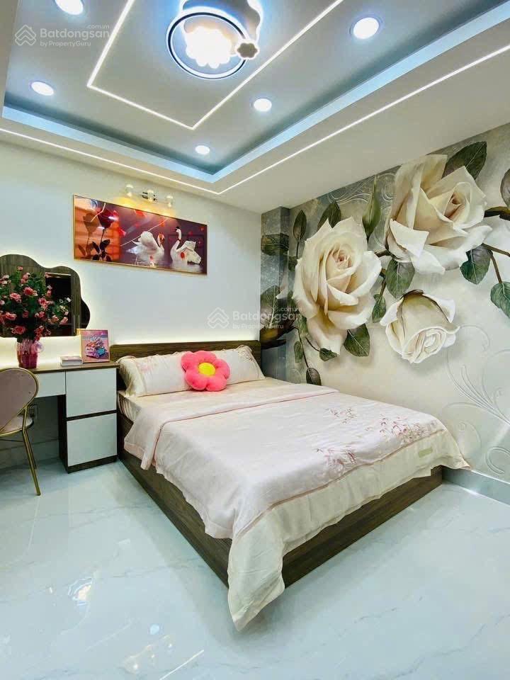 Chủ nhà bán gấp căn nhà 3 tầng dt 77m2 giá 2tỷ4 đường số 36thủ đức. đang cho thuê 21 triệu