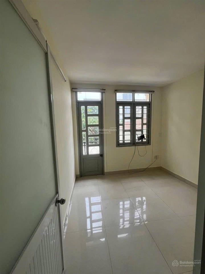 Cô ý bán nhà đường số 12hiệp bình chánhthủ đức, gần chợ bình triệu. 1tỷ2/60m2 đang cho thuê 11tr