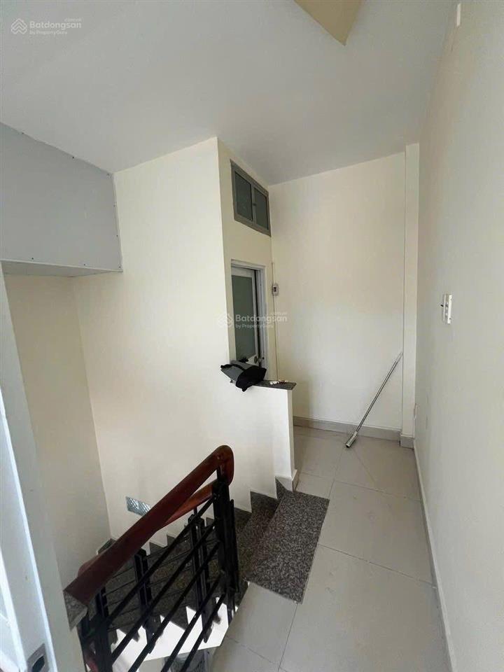 Cô ý bán nhà đường số 12hiệp bình chánhthủ đức, gần chợ bình triệu. 1tỷ2/60m2 đang cho thuê 11tr