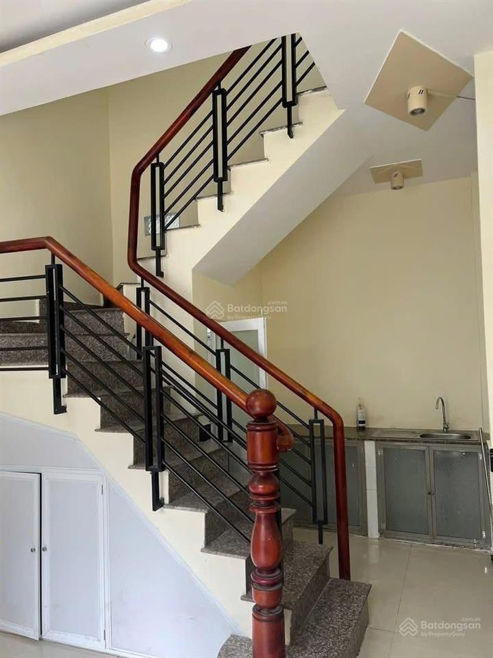Cô ý bán nhà đường số 12hiệp bình chánhthủ đức, gần chợ bình triệu. 1tỷ2/60m2 đang cho thuê 11tr