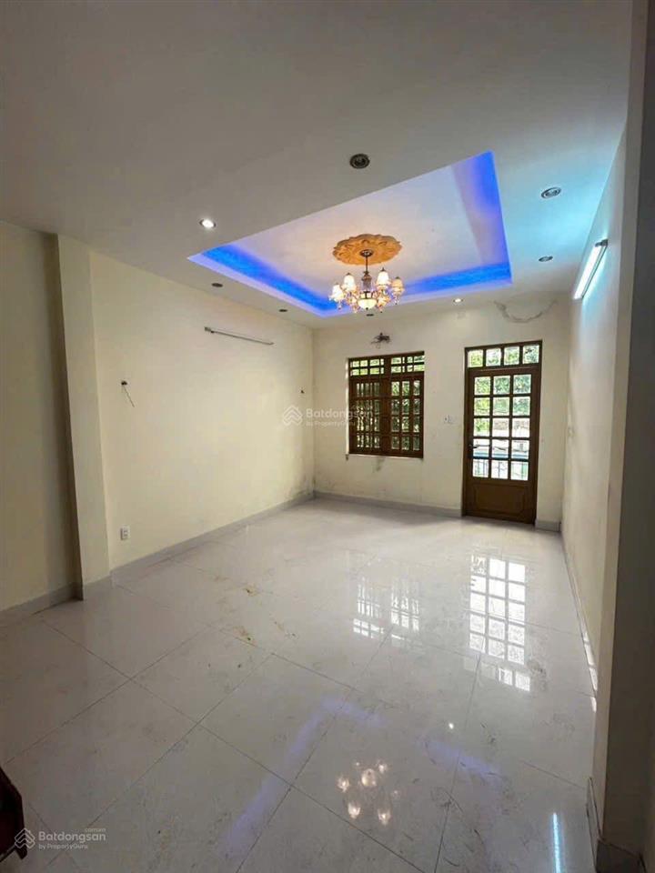 Cần tiền bán nhanh nhà tam hàtam phúthủ đức, gần bệnh viện thủ đức. 2tỷ6/85m2 đang cho thuê 20tr