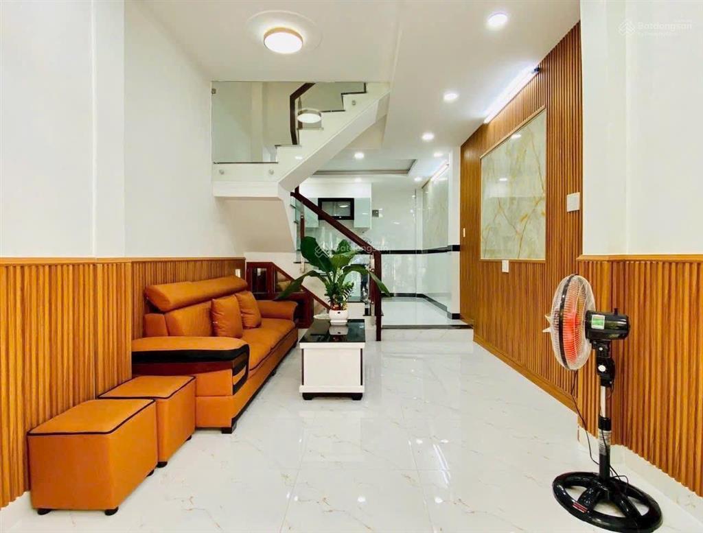 Cô tiên cần tiền bán gấp nhà hùng vươngp9q5, gần chợ an đông. dt 70m2 đang cho thuê 24tr