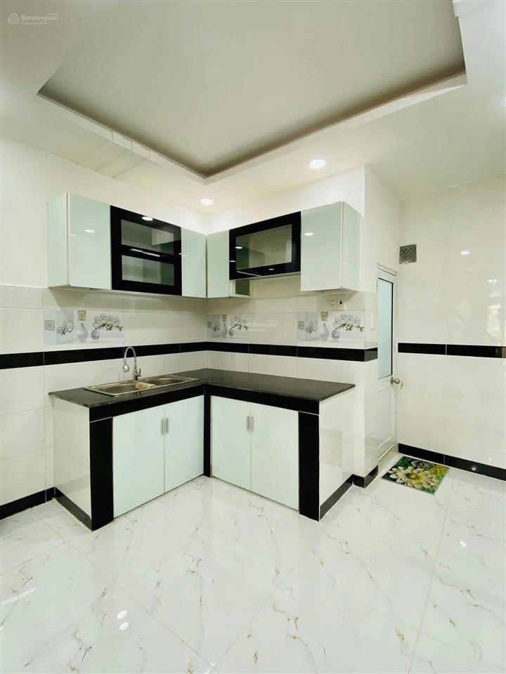 Cô tiên cần tiền bán gấp nhà hùng vươngp9q5, gần chợ an đông. dt 70m2 đang cho thuê 24tr