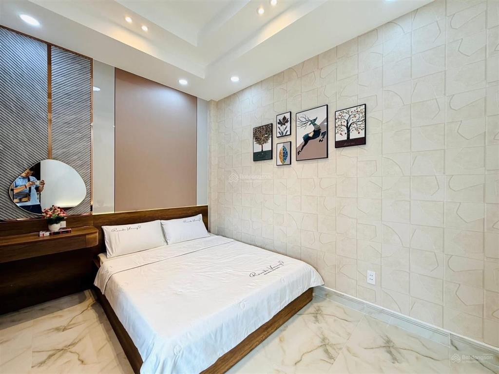 Bán nhà mặt tiền nguyễn phi khanhtân địnhq1. giá 4tỷ5 dt 73m2 đang cho thuê 28tr. nhà lửng 2 lầu
