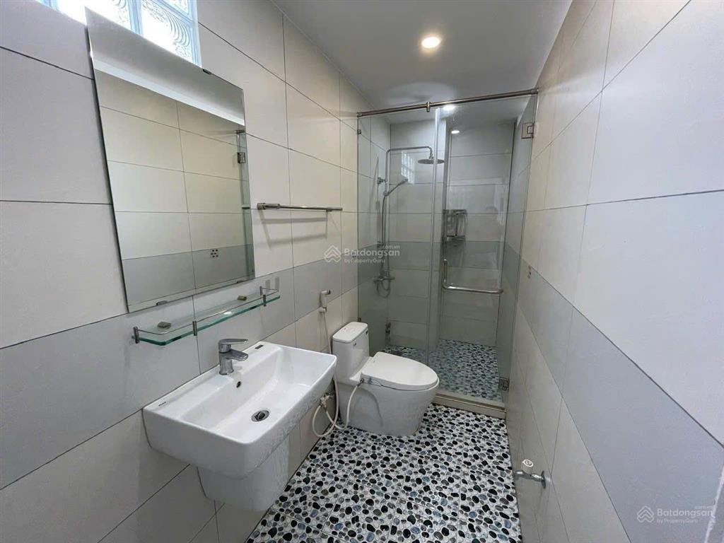 Bán gấp nhà 89m2 giá 2tỷ950 đang cho thuê 22tr, đường số 23thủ đức, gần chung cư hiệp bình chánh.