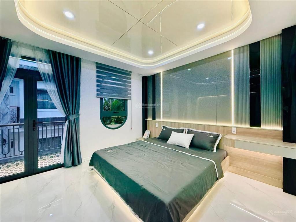 Chủ xoay vốn mở xưởng may bán gấp nhà đặng dungq1 gần chợ tân định. 5tỷ5  88m2 đang cho thuê 30tr