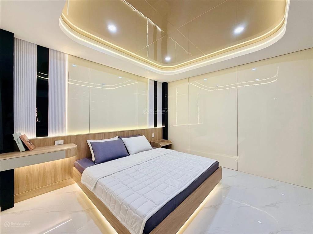 Chủ xoay vốn mở xưởng may bán gấp nhà đặng dungq1 gần chợ tân định. 5tỷ5  88m2 đang cho thuê 30tr