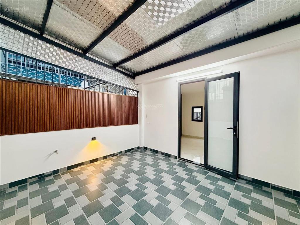 Chủ xoay vốn mở xưởng may bán gấp nhà đặng dungq1 gần chợ tân định. 5tỷ5  88m2 đang cho thuê 30tr