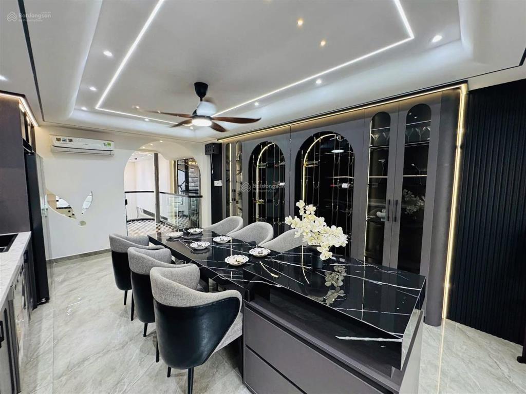 Dì tú bán nhà tăng nhơn phúphước long bq9, gần cao đẳng công thương. 2tỷ5/86m2 đang cho thuê 22tr