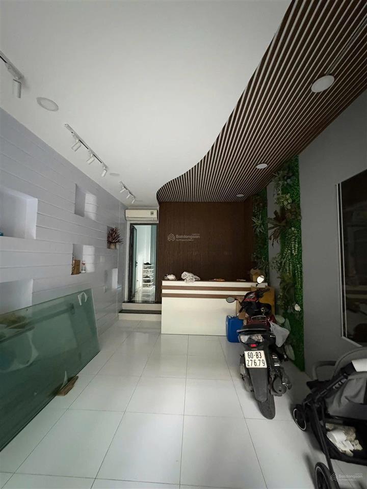 Đi định cư bán nhà nguyên hồngp11bình thạnh, gần trường mầm non 11a. 3tỷ8 dt 74,6m2 cho thuê 25tr