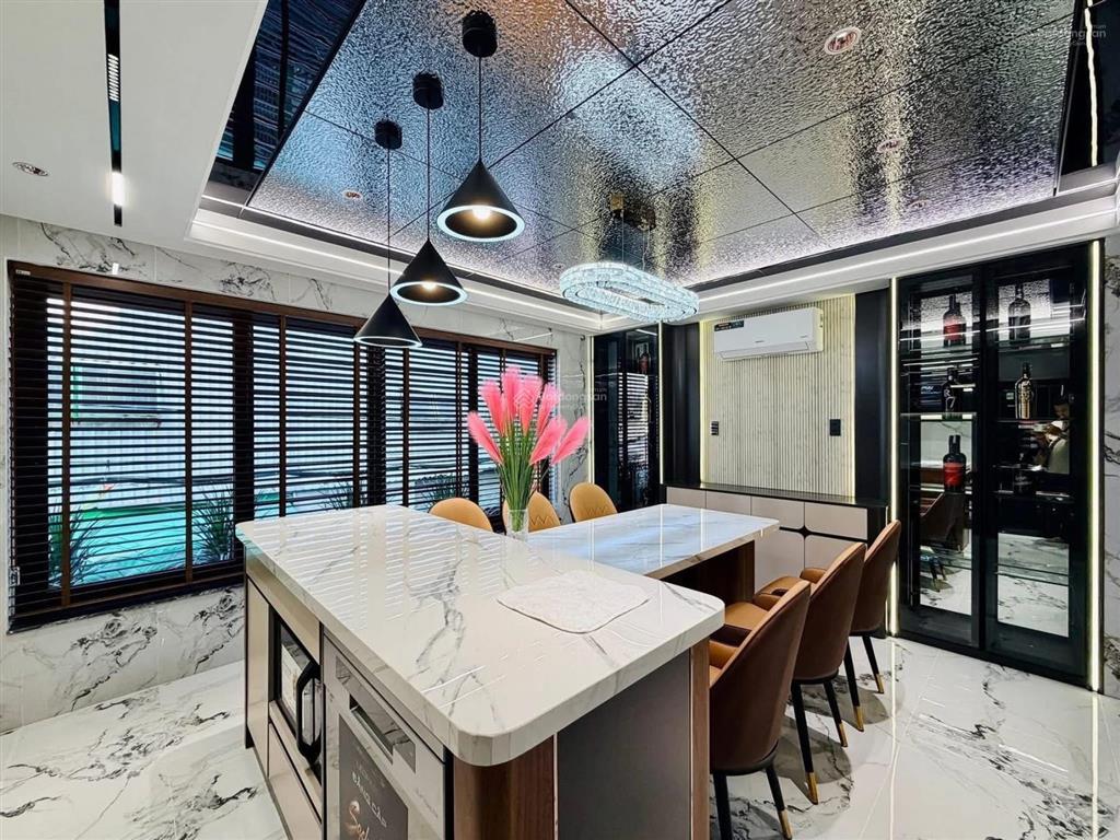 Bán nhà 2tỷ390 dt 90m2 nguyễn thị điệuphước long bq9 gần cao đẳng công thương. đang cho thuê 22tr