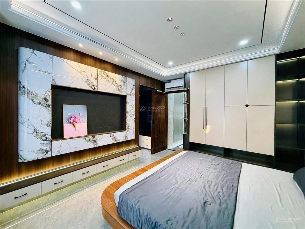Bán nhà 2tỷ390 dt 90m2 nguyễn thị điệuphước long bq9 gần cao đẳng công thương. đang cho thuê 22tr