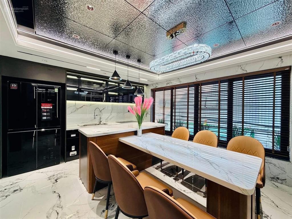Bán nhà 2tỷ390 dt 90m2 nguyễn thị điệuphước long bq9 gần cao đẳng công thương. đang cho thuê 22tr
