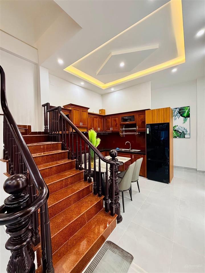 Bán nhà ngang khủng 6m dt 89m2 giá 4tỷ450. nguyễn văn mai  q3 gần chợ tân định. đang cho thuê 27tr
