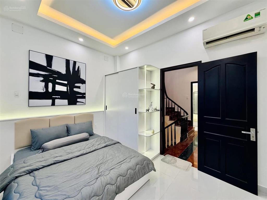 Bán nhà ngang khủng 6m dt 89m2 giá 4tỷ450. nguyễn văn mai  q3 gần chợ tân định. đang cho thuê 27tr