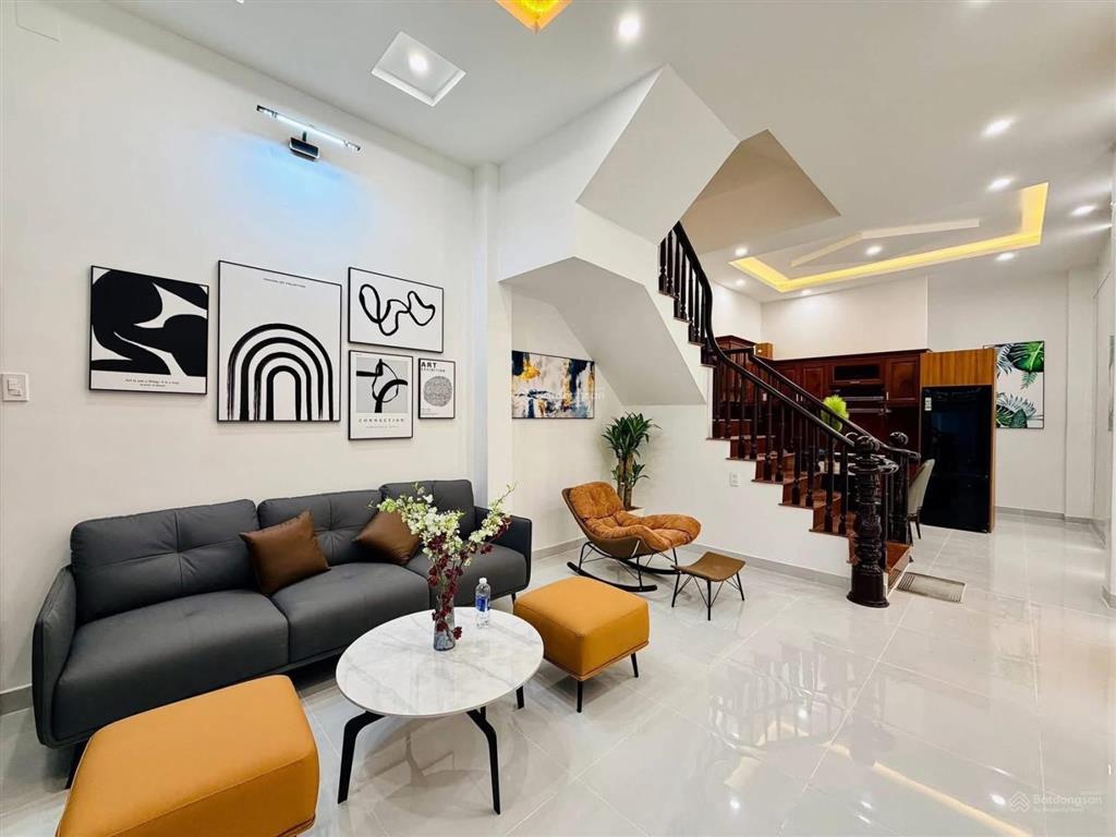 Bán nhà ngang khủng 6m dt 89m2 giá 4tỷ450. nguyễn văn mai  q3 gần chợ tân định. đang cho thuê 27tr