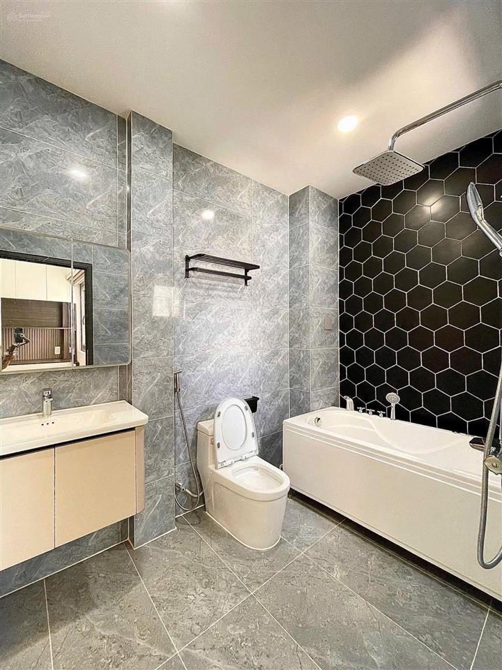 Giảm giá bán gấp nhà đình phong phúq9 gần trường tiểu học phong phú 2tỷ450/70m2 đang cho thuê 16tr