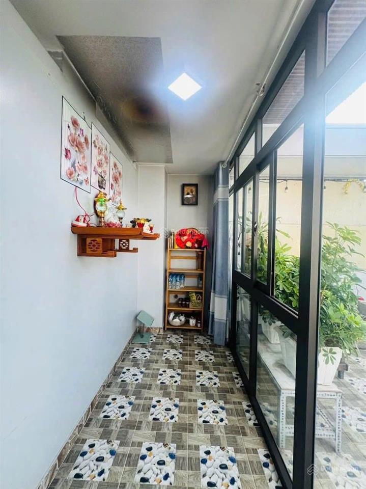 Tôi về quê ở bán nhà đồng naip15q10 gần siêu thị go miền đông. giá 3tỷ800/72m2 đang cho thuê 27tr