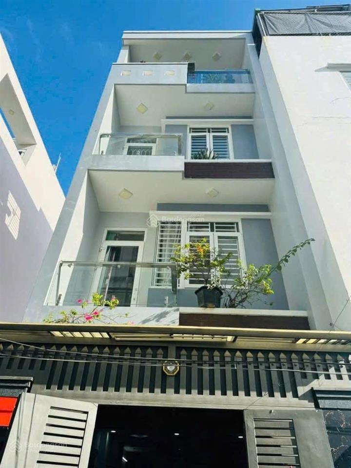 Tôi về quê ở bán nhà đồng naip15q10 gần siêu thị go miền đông. giá 3tỷ800/72m2 đang cho thuê 27tr